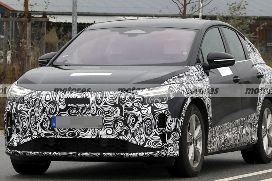 El Audi Q4 e-tron 2026 se deja ver, un pequeño facelift por fuera y una gran revolución tecnológica por dentro