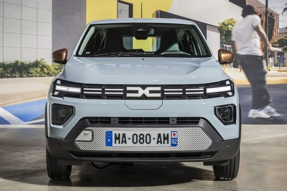 El Dacia Spring 2026 mejora en potencia y tecnología sin tocar su gran arma: el precio