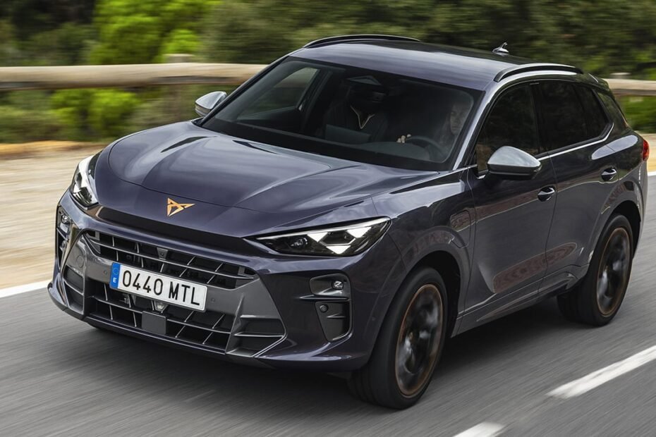 El nuevo CUPRA Terramar Beyond ya tiene precios, llega la versión con más equipamiento de serie y hasta 204 CV