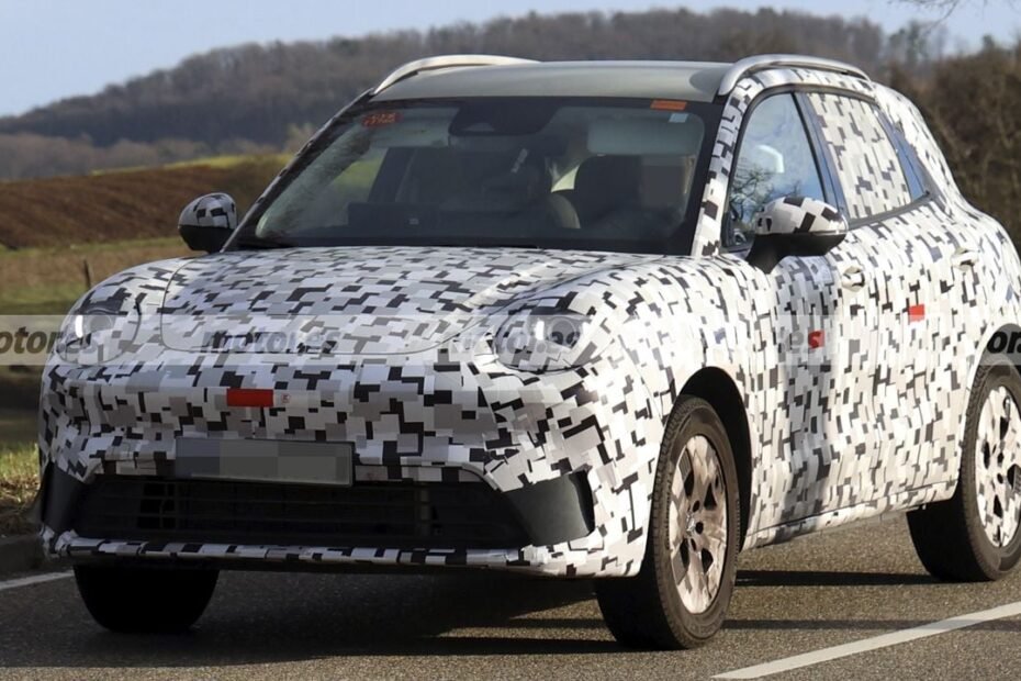 El nuevo GWM ORA 5 aparece en pruebas: el Funky Cat se vuelve crossover… y su gran sorpresa huele a gasolina