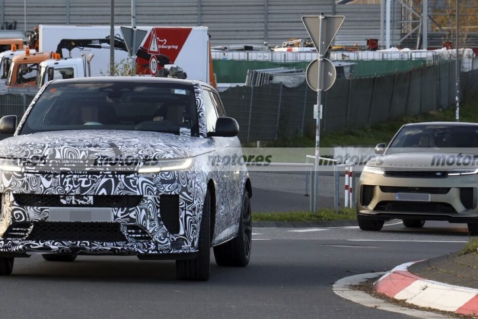 El Range Rover Sport SV reaparece camuflado… y esos escapes no mienten, son los de un monstruo de 250.000 €