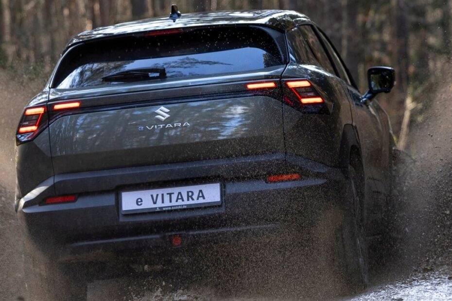 El Suzuki e Vitara 2026 ya está a la venta en Europa, práctico y con un plus que ningún otro B-SUV eléctrico tiene