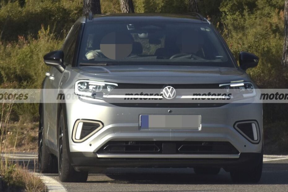 El Volkswagen ID. Cross 2026 se destapa, el pequeño SUV eléctrico muestra sus armas para ir a por todas