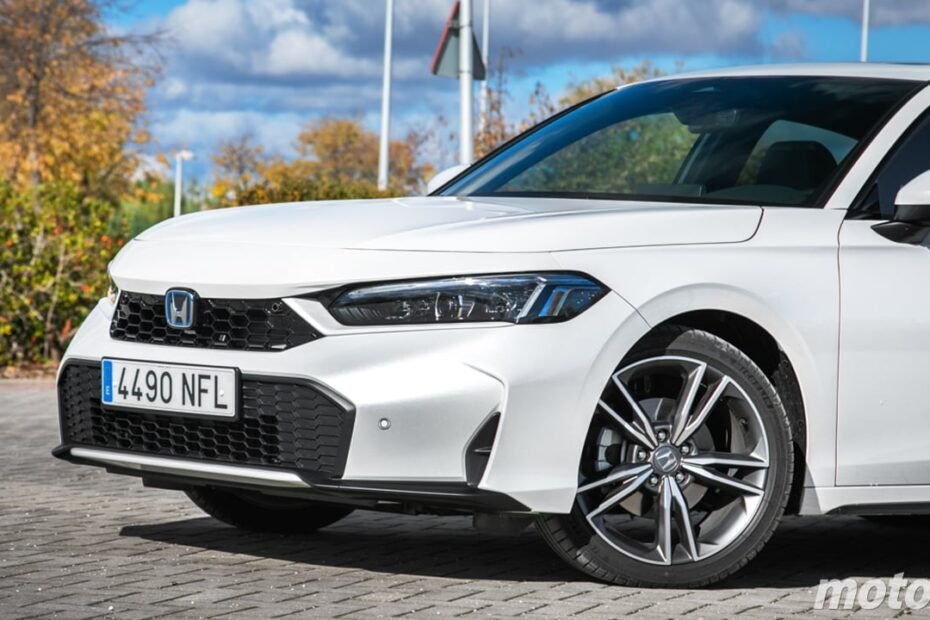 Este Honda pone en aprietos a Toyota con más potencia, fiabilidad híbrida y más de 3.000 € de rebaja