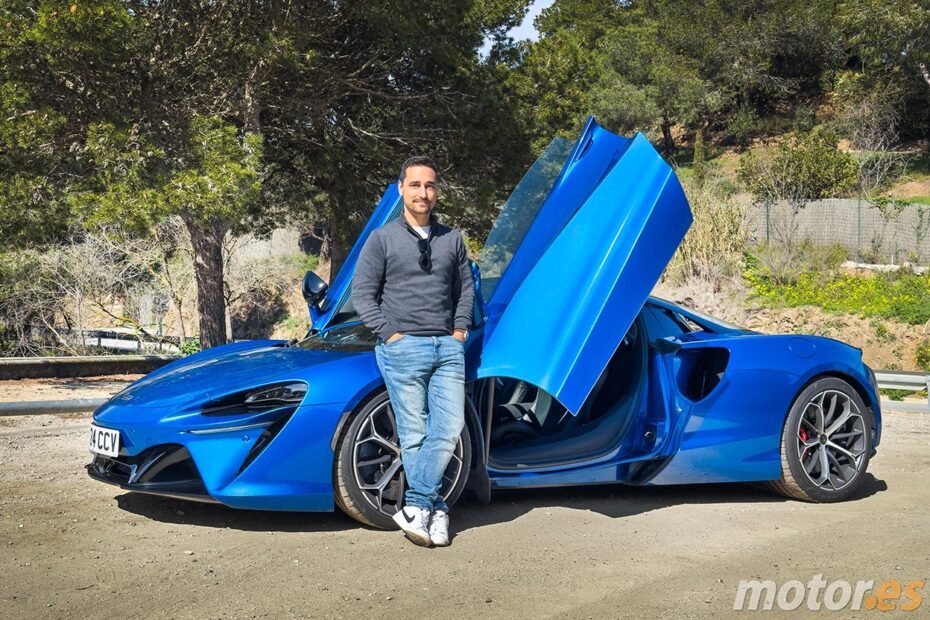 He probado decenas de coches en 2025 y estos son los 8 que más me han gustado (y que yo me compraría)