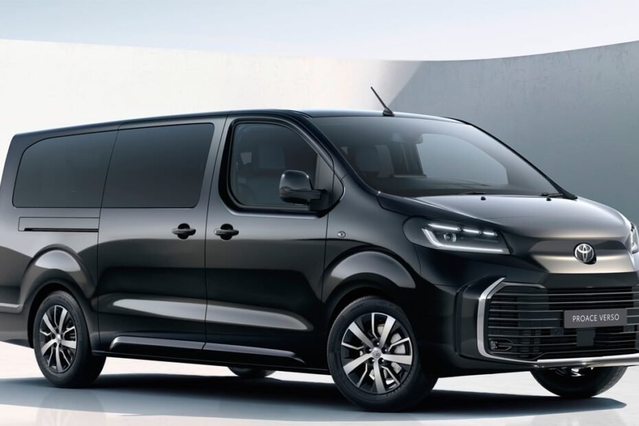 La Toyota Proace 2026 estrena motor diésel, una tecnología que todavía tiene su sitio frente a las furgonetas eléctricas