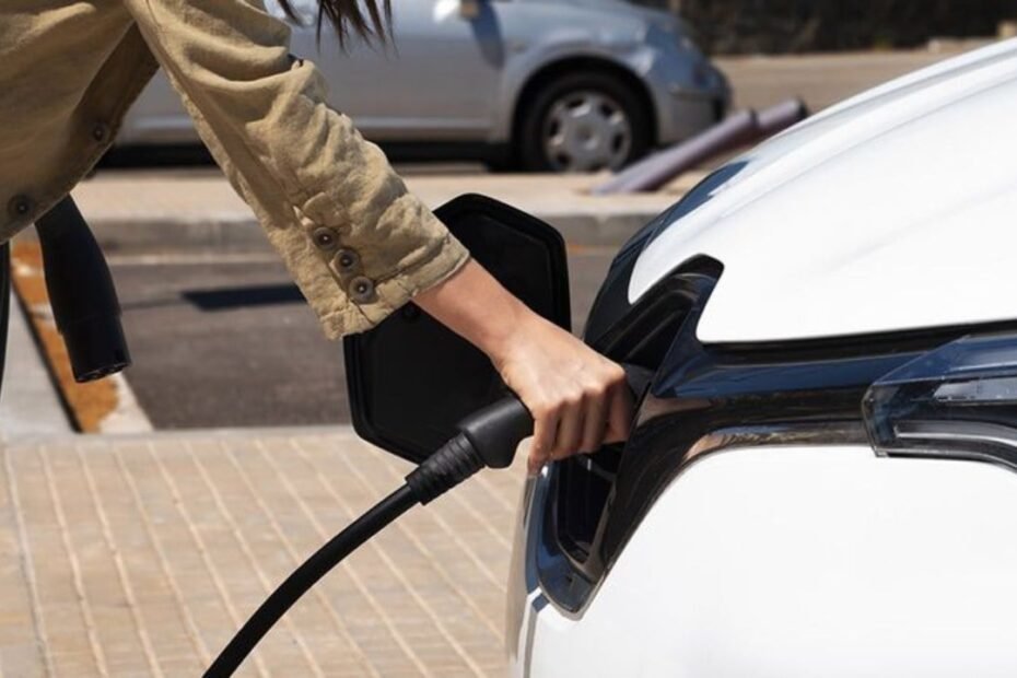 Moves Flotas y Corredores, las nuevas ayudas del Gobierno para renovar coches de empresa y poner puntos de carga