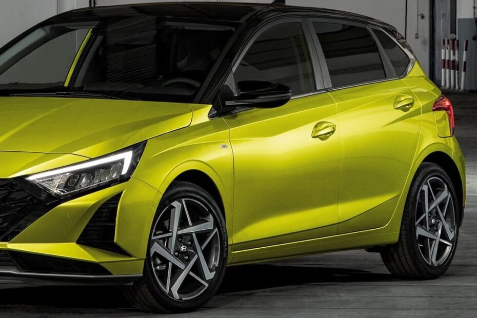 Con 4.000 € de rebaja este coche asequible quiere superar al Dacia Sandero en 2026 con su motor híbrido y etiqueta ECO