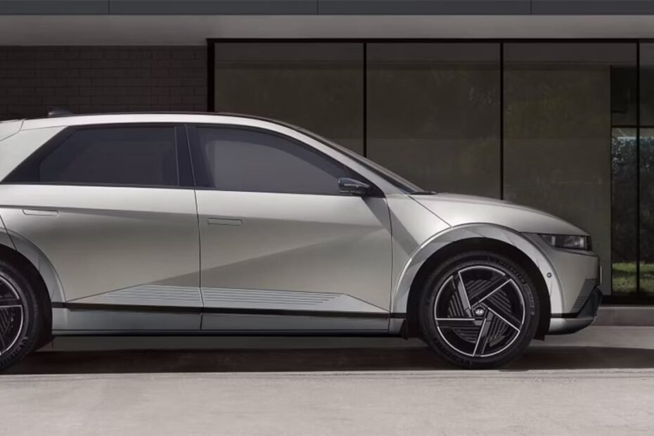 Con el tamaño de un Toyota RAV4 y etiqueta CERO, este SUV con 16.900 € de rebaja es ideal para estrenarse en lo eléctrico