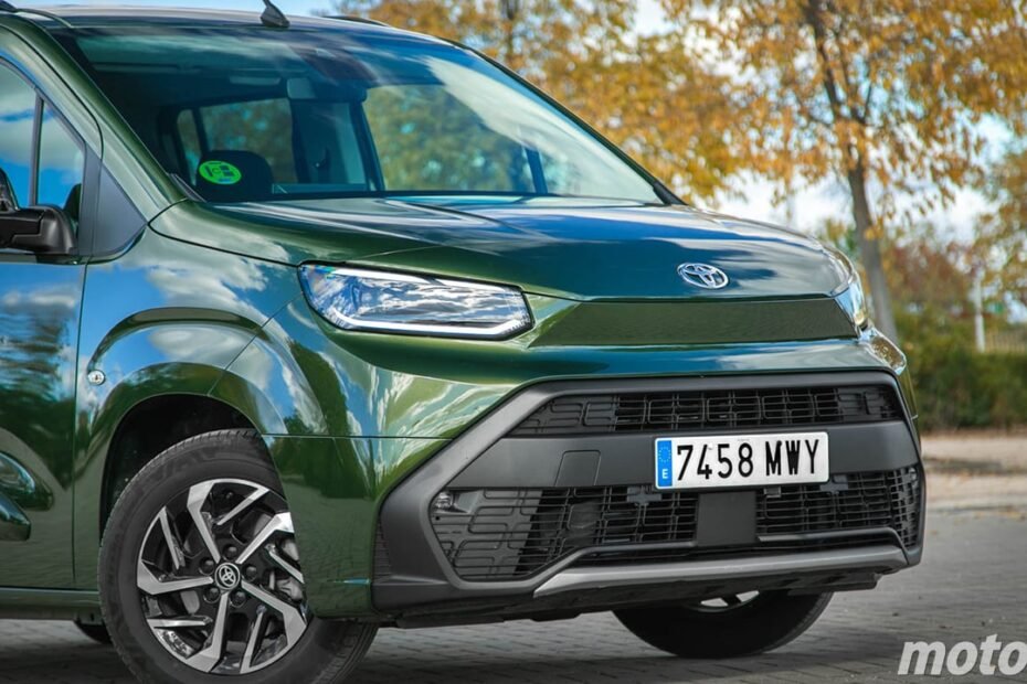 El Citroën Berlingo de Toyota baja 7.600 € y, con 597 litros de maletero y un motor que solo gasta 5,5 litros, es el familiar definitivo