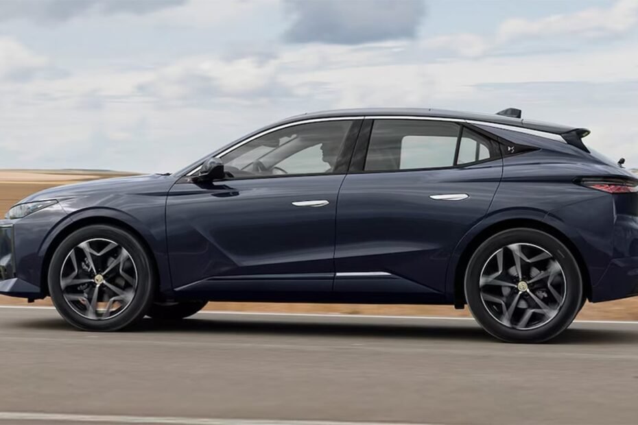 El compacto que planta cara al BMW Serie 1 se vuelve más interesante con 2.700 € menos y consumo mínimo