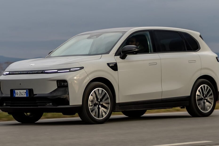 El Leapmotor B10 deja de ser un SUV solo eléctrico, la nueva versión EREV ya tiene precios en España