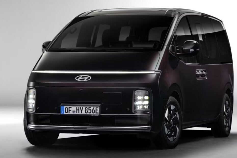 El rival del Clase V de Hyundai se vuelve eléctrico: 800 voltios y 400 km de autonomía para la nueva Staria que llega en 2026