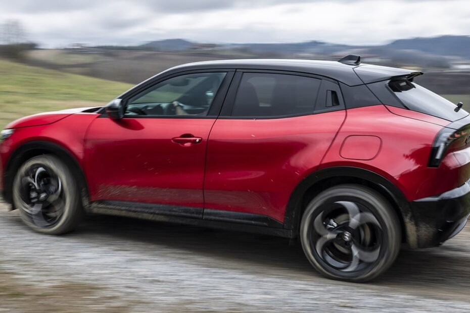 El SUV que le quita ventas al Lexus LBX tiene 7.000 € de rebaja y, con etiqueta ECO, es mucho más barato