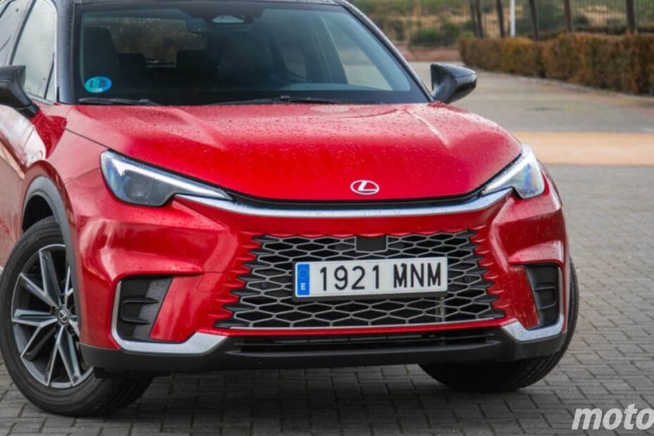 El Toyota Yaris Cross de Lexus baja 3.800 € y, con un motor híbrido irrompible, supera al Audi Q2 en fiabilidad y eficiencia