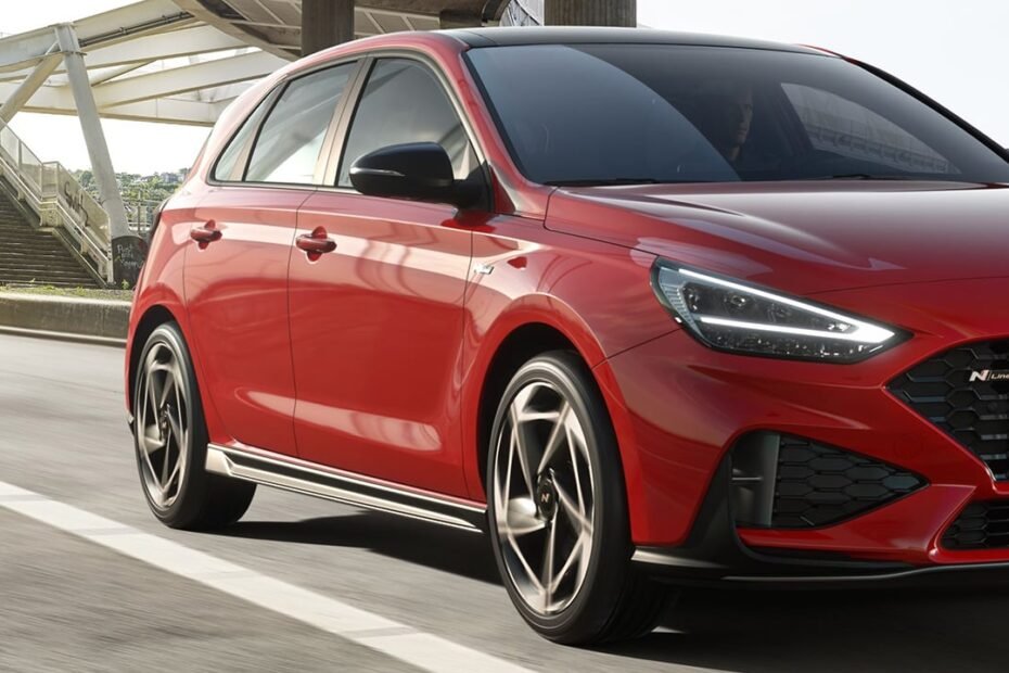 Este rival del SEAT León con etiqueta ECO baja 5.400 € y, además de ser más barato, tiene mejor maletero con 395 litros