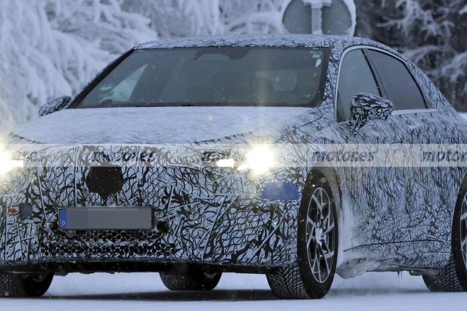 Mercedes pone a prueba su nuevo Clase C eléctrico en el Ártico antes de su debut mundial