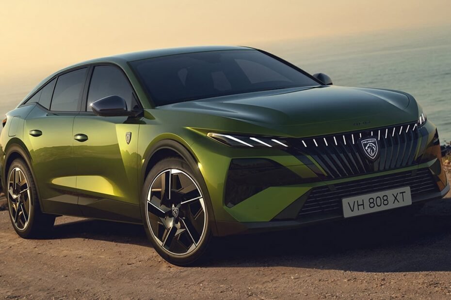 Nuevo Peugeot 408, diseño renovado junto a más tecnología y una mejorada variante eléctrica