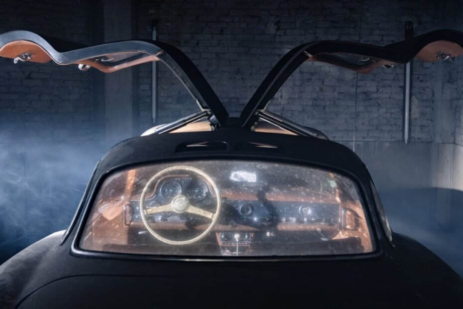 Sale a subasta tras una historia increíble, pero real: este Mercedes 300 SL Gullwing volvió a su primer garaje 70 años después