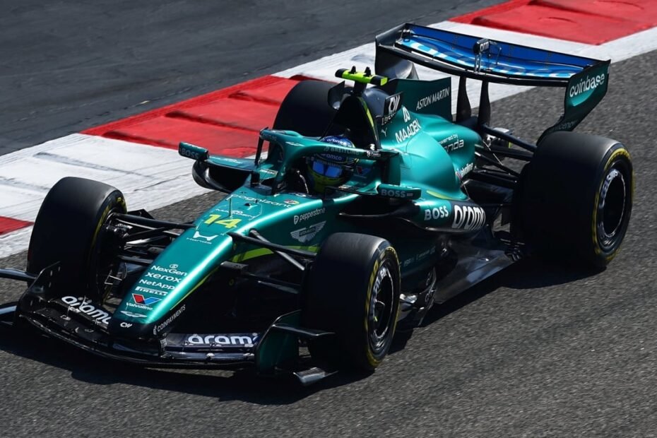 28 vueltas y a guardar el casco: el AMR26 falla, Alonso termina el día… Red Bull y Cadillac también con problemas