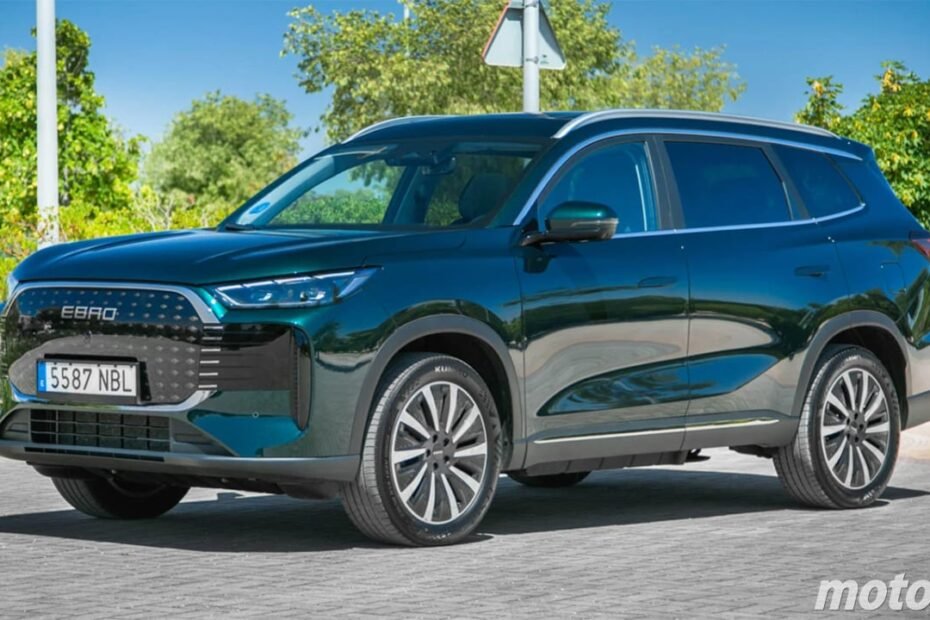 6.700 € de rebaja dejan al EBRO S800 a precio de Sportage pero con 7 plazas y un equipamiento difícil de igualar