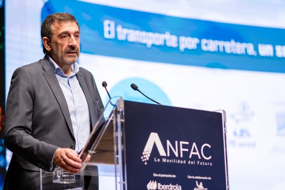 ANFAC lanza un aviso claro ante la gran promesa del gobierno: “Ni se ha publicado el Plan Auto Plus, no existe ayuda a los vehículos electrificados”
