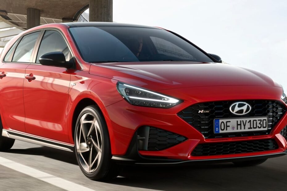 El Hyundai i30 sobrevive a la electrificación con una gama 2026 simplificada y precios bien medidos