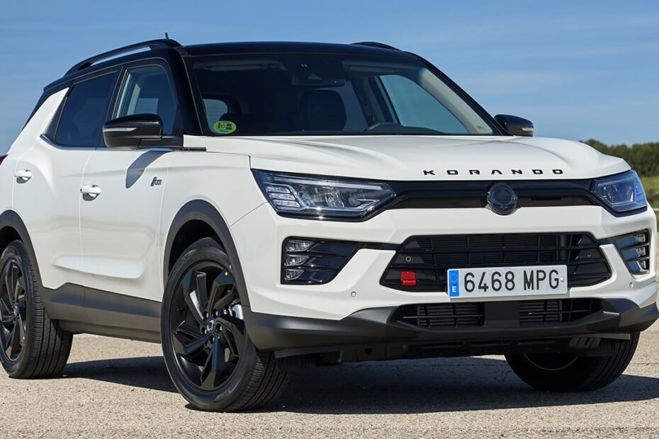 El KGM Korando baja 8.200 € y se queda a precio de MG ZS pero con mejor motor y 551 litros de maletero