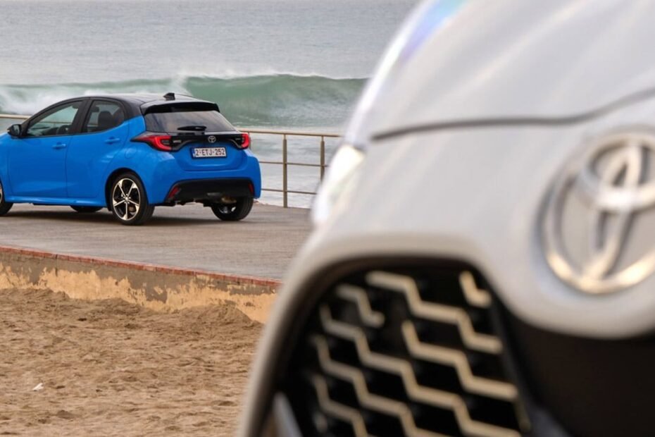 El Yaris también se electrifica: Toyota prepara su utilitario superventas para seguir la estela de ID. Polo, R5 y Fiesta