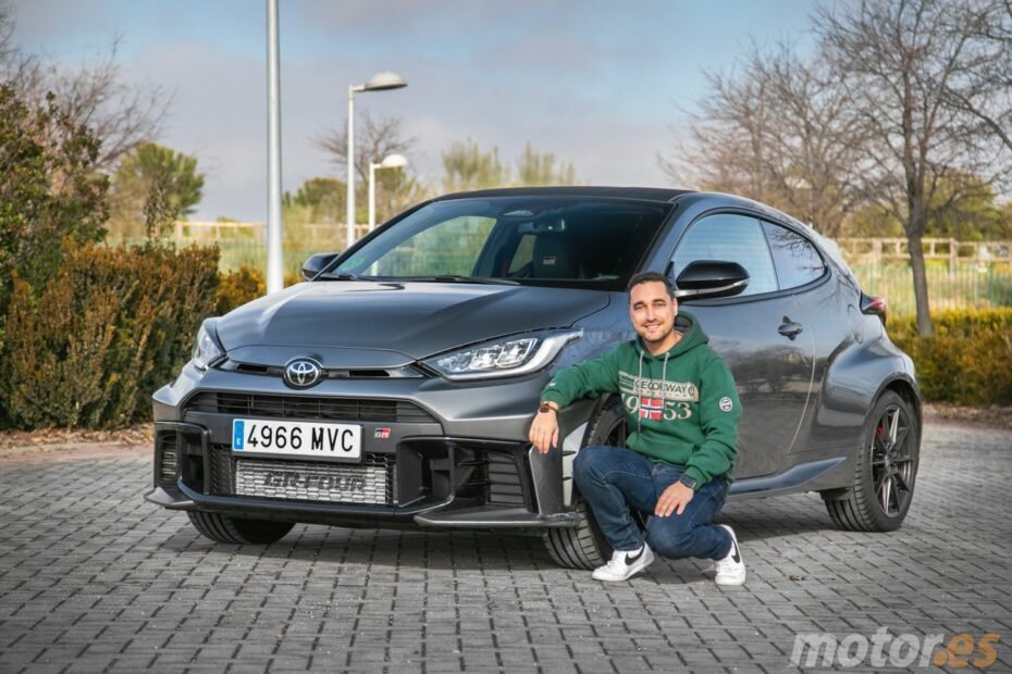 Es el mejor juguete que te puedes comprar. Tras probarlo, confirmo que es lo más parecido a un kart con matrícula