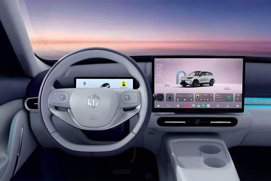 Leapmotor muestra por fin el interior de su nuevo B03X, un duro rival para el BYD Atto 2