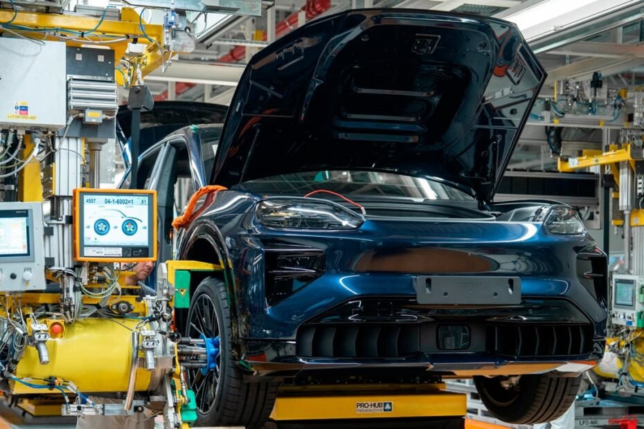 Porsche ya fabrica el Cayenne eléctrico, el giro histórico de su SUV que nadie pensó ver