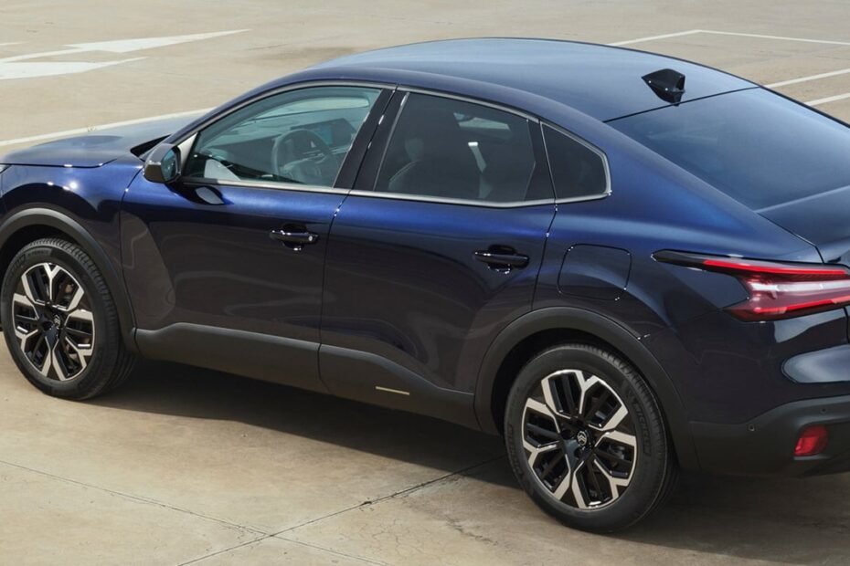 Su precio barato recuerda al Dacia Logan, con etiqueta ECO, hecho en España y baja 9.500 €, pocos le plantan cara