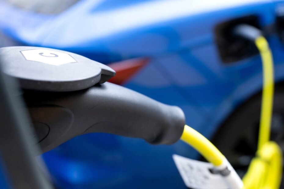 Suiza revienta los mitos: tener coche eléctrico no siempre compensa