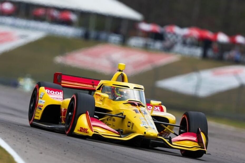 Alex Palou retorna en su fetiche Barber a la senda de las poles