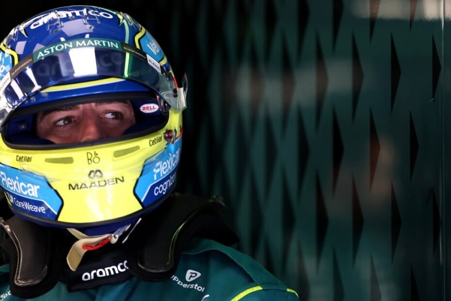 Alonso ve el vaso "bastante vacío" y anticipa un domingo complicado para Aston Martin: "En carrera va a peor"