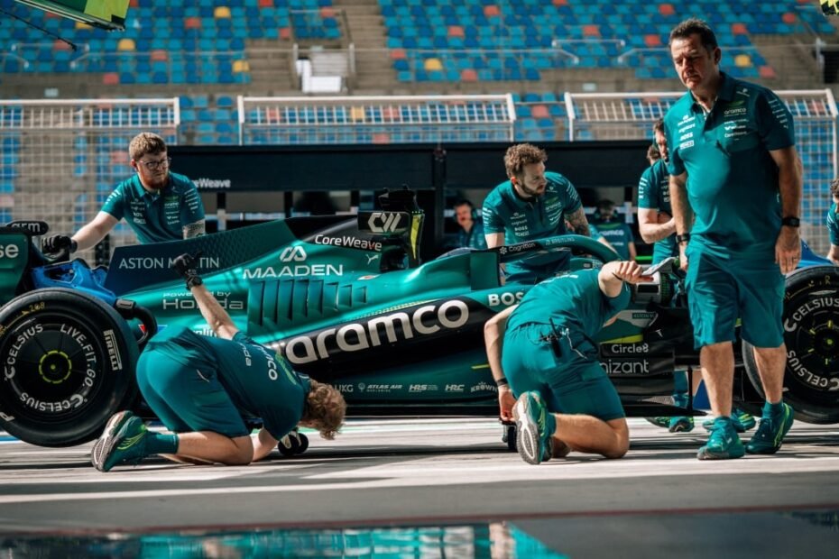 Aston Martin se planta en la sede de Honda con cinco ingenieros para abordar el fallo clave del AMR26