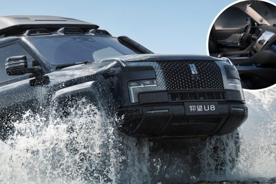 BYD sorprende con un interior fuera de guion: pantalla curva para su todoterreno eléctrico