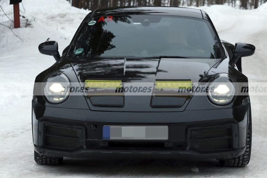 Cazado el 911 Dakar: Porsche prepara su regreso y estas fotos espía son la prueba