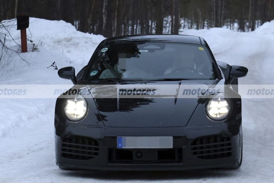 Cazados los nuevos Porsche 911 Turbo Touring en la nieve: el 911 más diferente y misterioso
