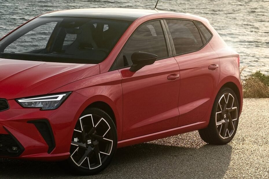 Con 4.400 € de descuento, este coche superventas cuesta como un Sandero y encima es español