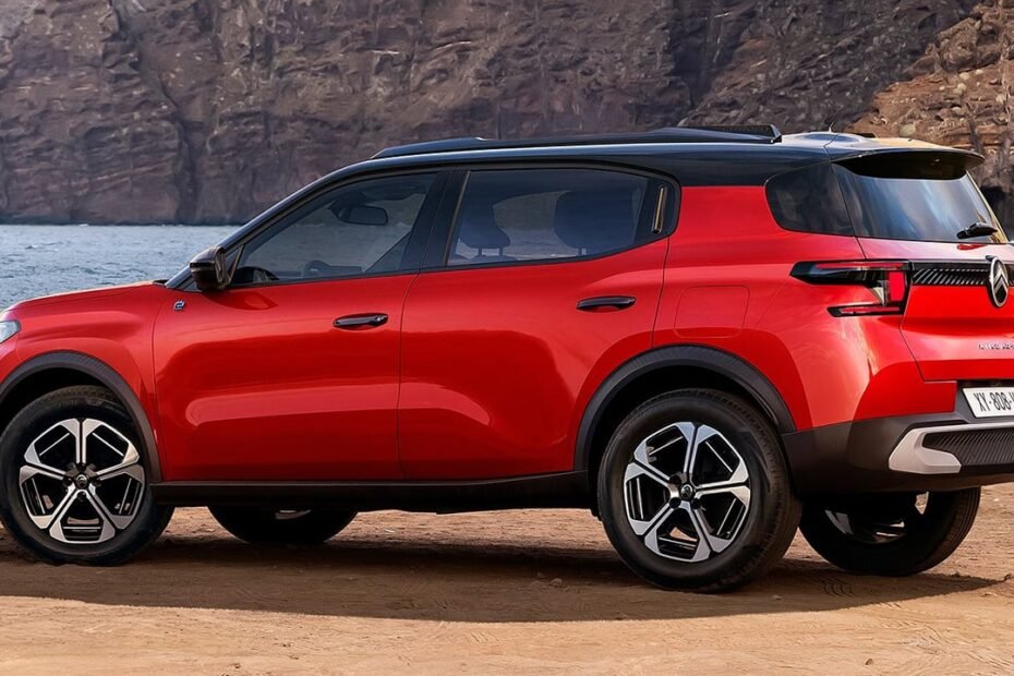 Cuesta como un BYD Atto 2 pero tiene hasta 7 plazas, un maletero enorme, 420 km de autonomía y no es chino, sino europeo