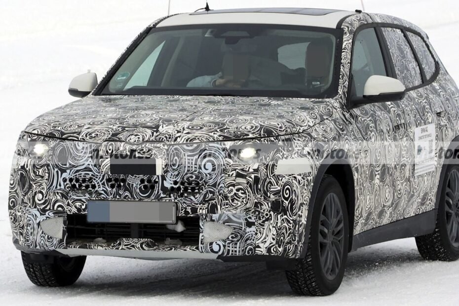 El BMW X1 2027 será el primer “Neue Klasse” sin serlo del todo: nuevo diseño y tecnología sin cambiar de generación