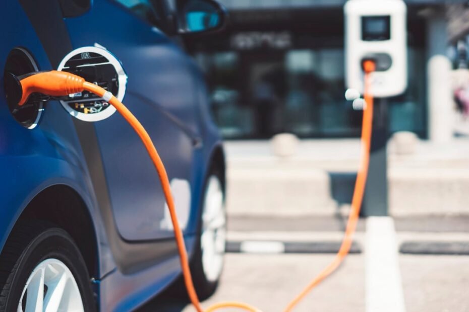 El eléctrico va a borrar al diésel, pero esto ya nos suena, es como un dejá vu: ¿otra vez el mismo guion?