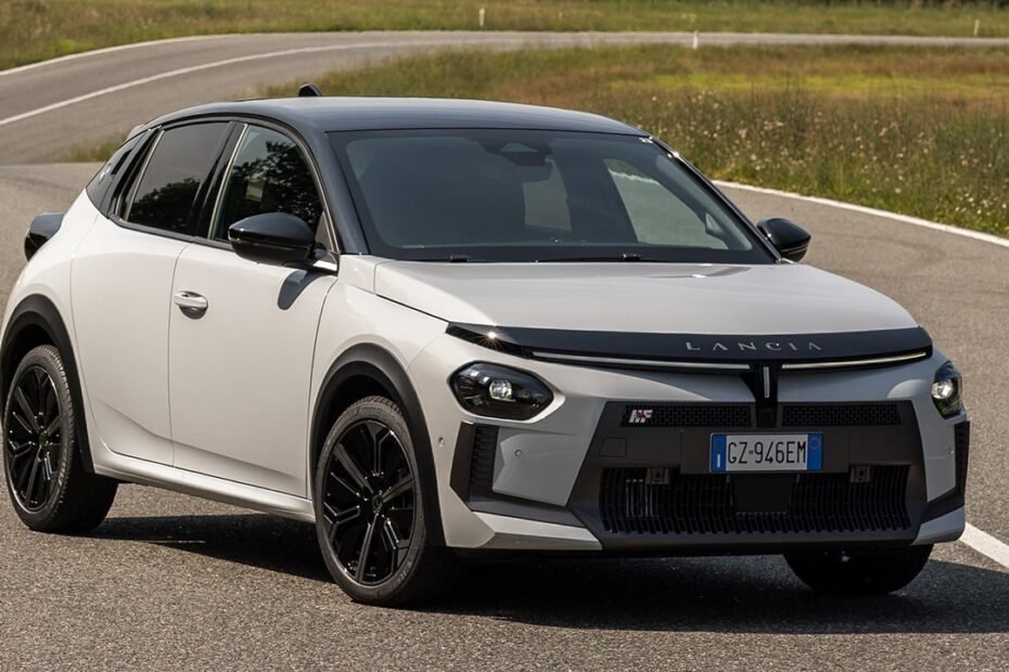 El Lancia Ypsilon estrena el motor que necesitaba, la versión más esperada ya tiene precios