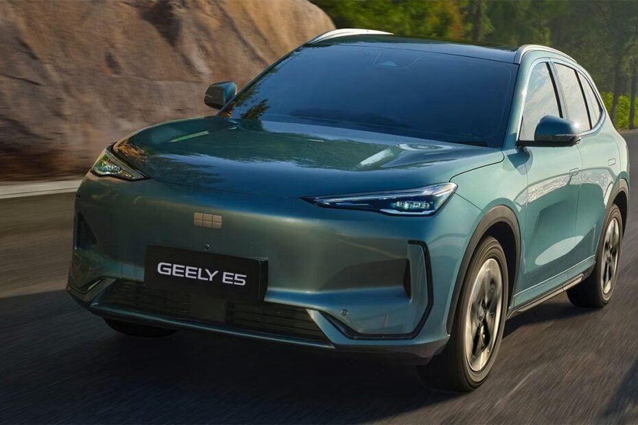 El nuevo Geely E5 ya tiene precios, llega el SUV con 218 CV y buena autonomía que quiere superar al Volkswagen ID.4