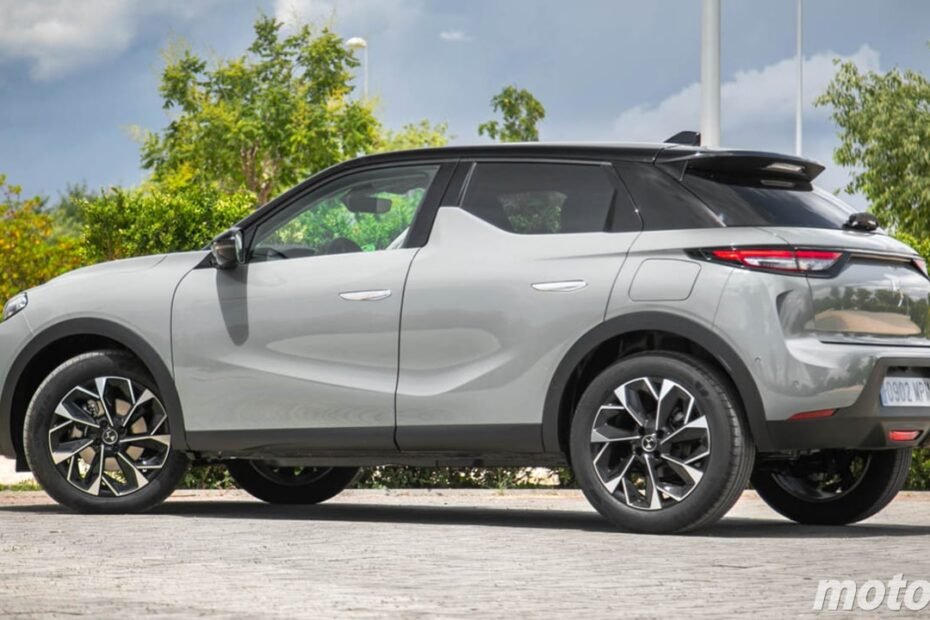 El Peugeot 2008 de lujo con etiqueta ECO baja 4.300 € y, con 5 L/100 km, es la alternativa que el Lexus LBX no quería