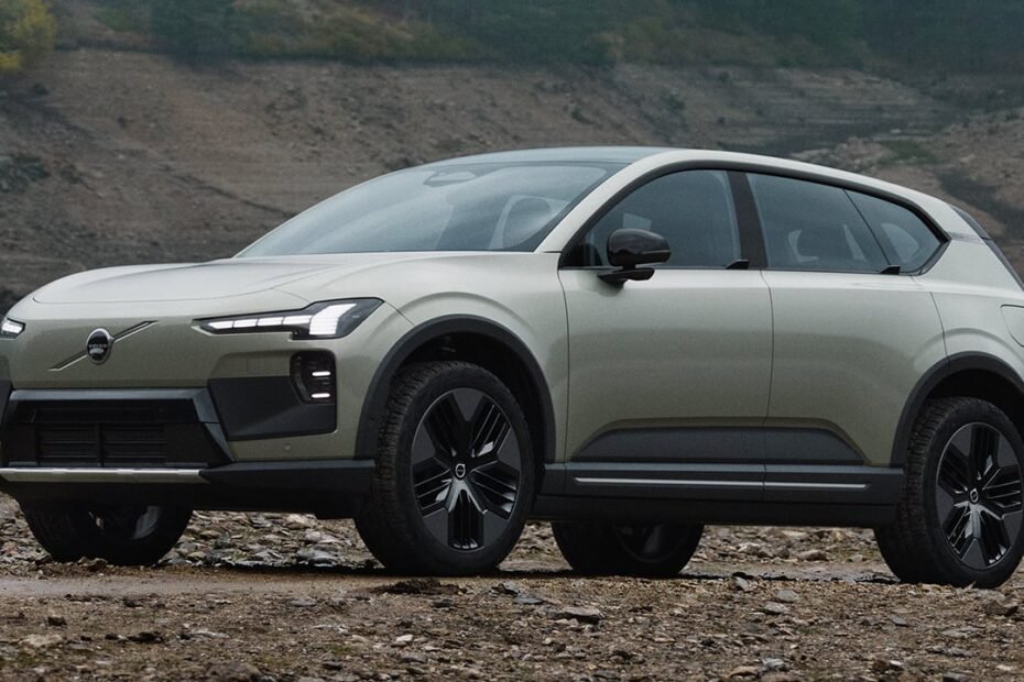 El Volvo EX60 Cross Country ya tiene precios, llega la versión 4x4 más aventurera con 510 CV