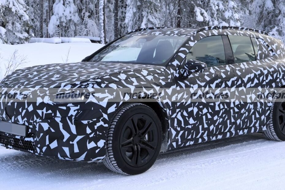 Fotos espía del tercer Mercedes-AMG GT: el SUV eléctrico deportivo revela un interior demasiado familiar