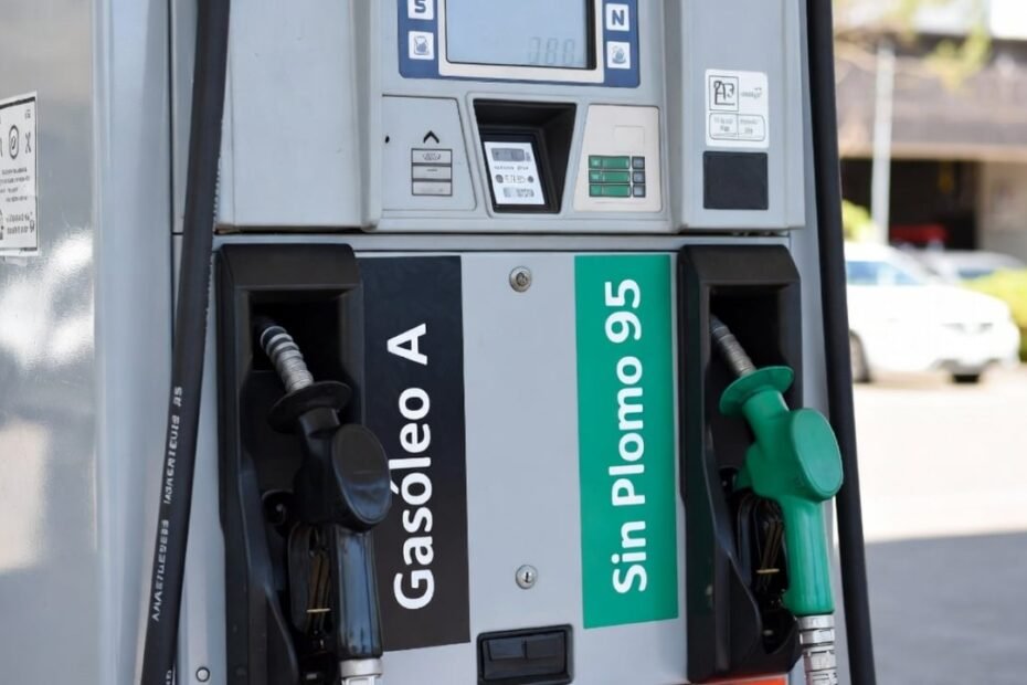 Llenar el depósito cuesta más de 10 € extra en solo una semana: así ha subido la gasolina (y no veas el diésel) con la guerra de Irán